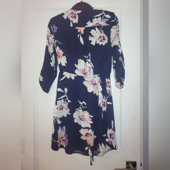 Dynamite Flora Dress - Picture 2 of 2